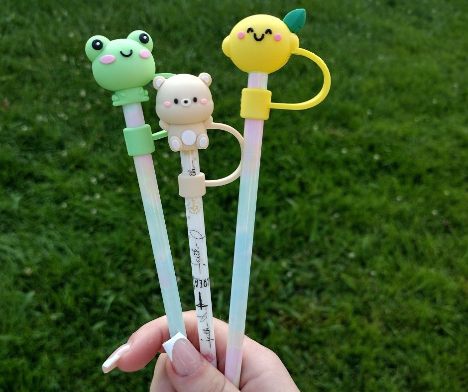 Straw toppers