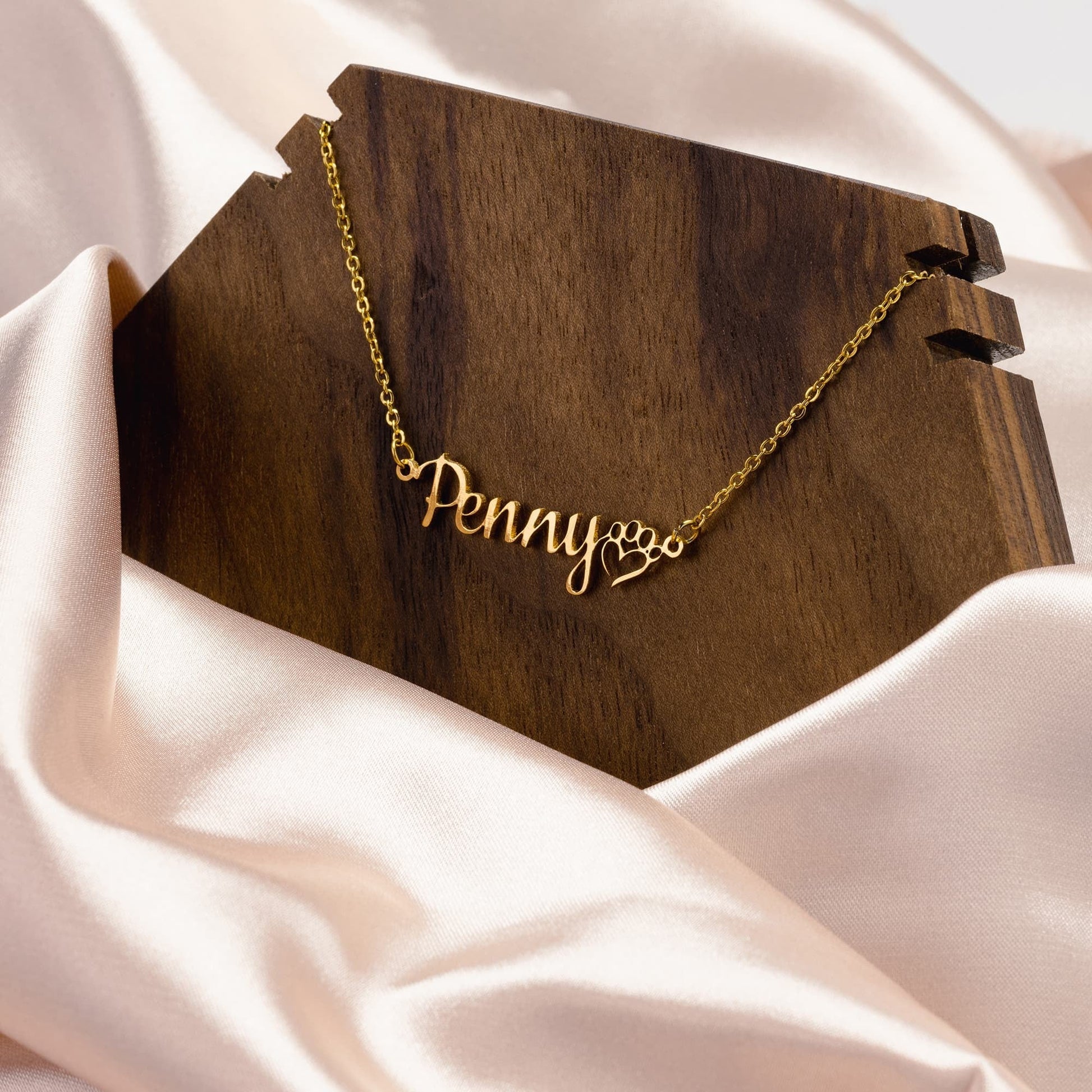 custom name necklace with paw - The muggin shop