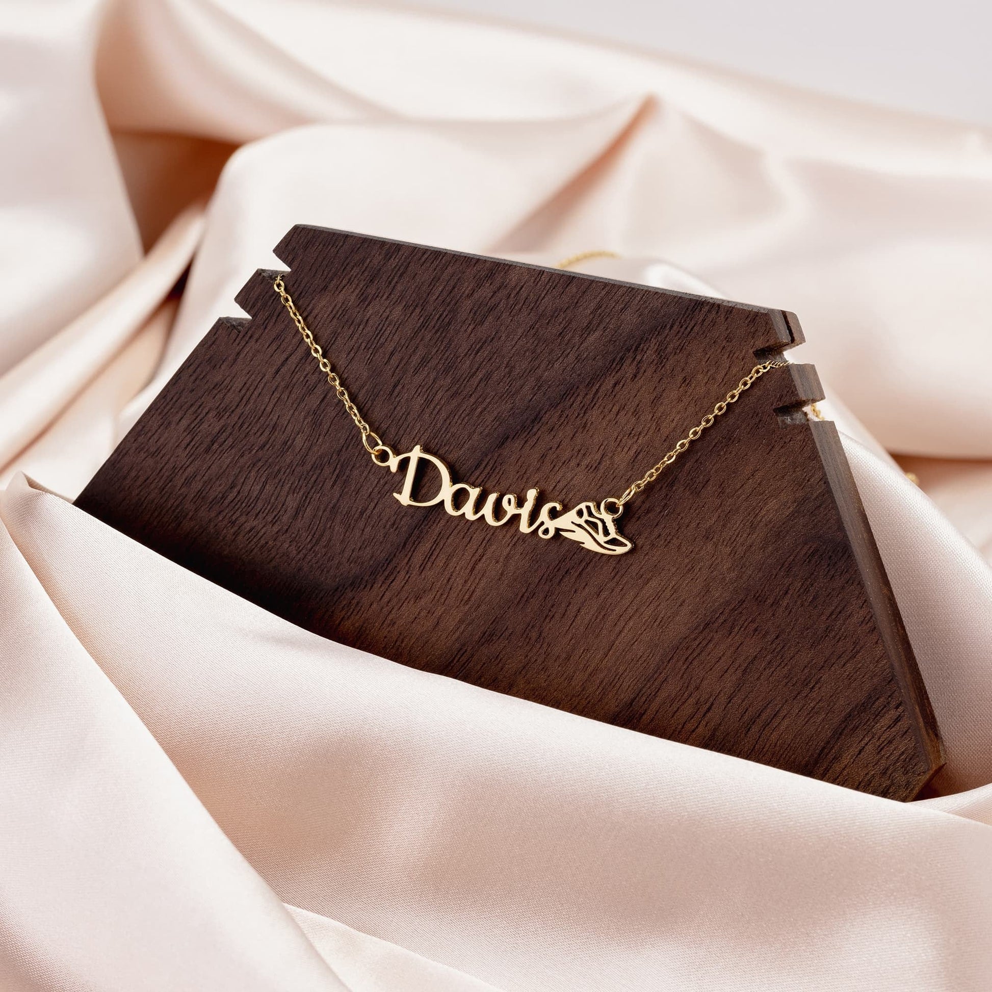 Personalized necklace for sports - The muggin shop